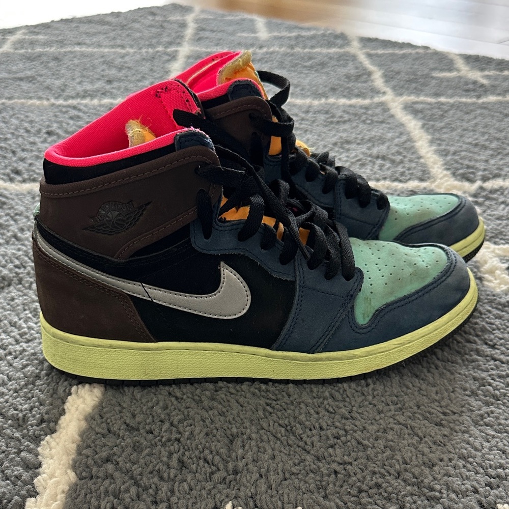 Nike Kids Sneakers - Black, Brown, Green, Pink Accents